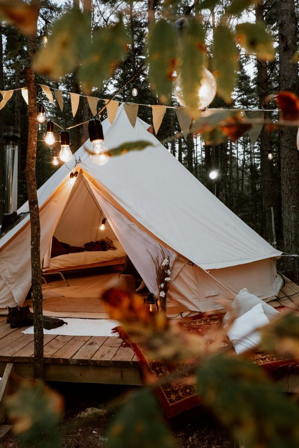 Glamping en auvergne : une échappée luxueuse en nature